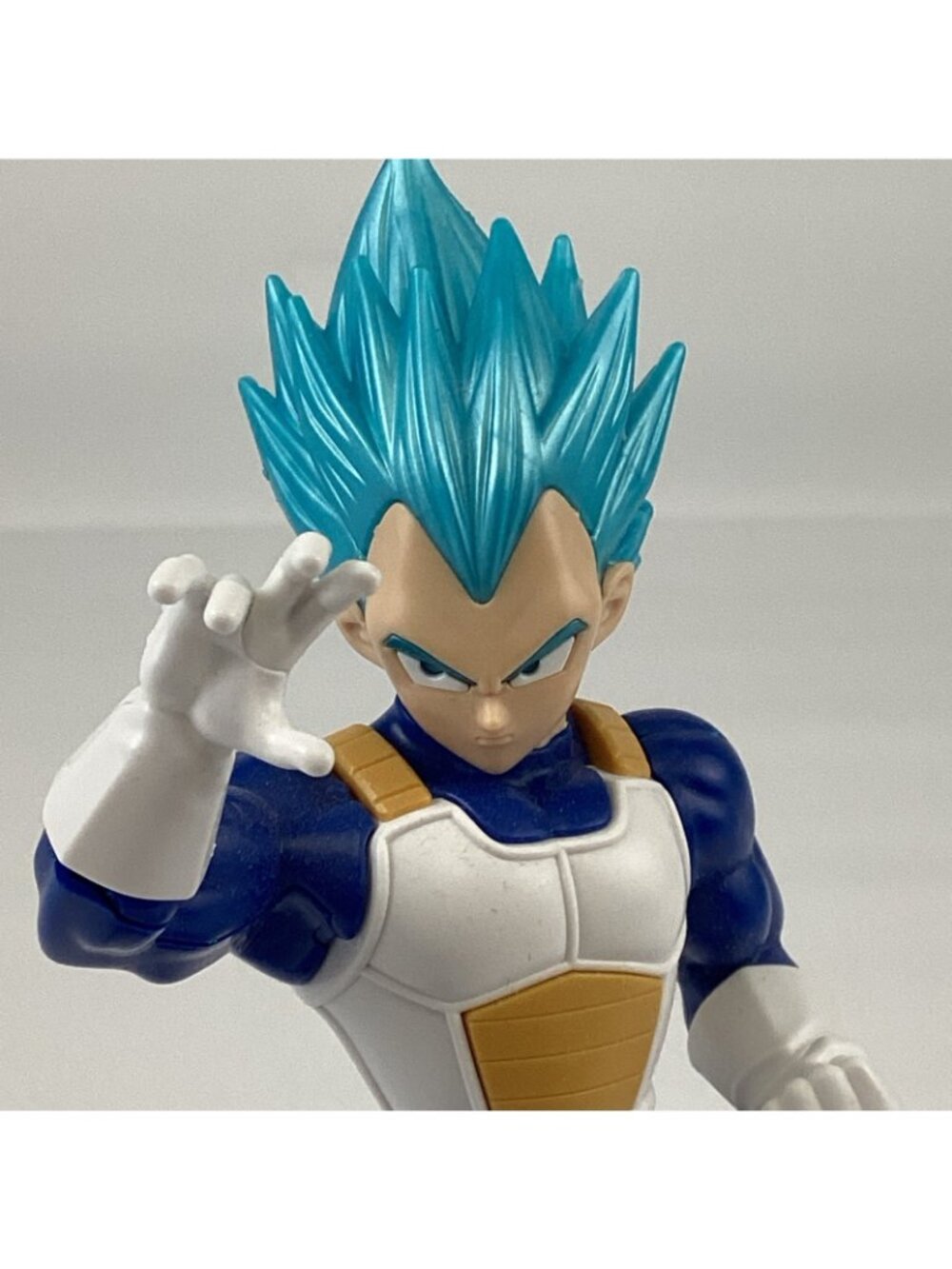 Bandai Namco Dragon Ball Super Saiyan God Vegeta Plastic Model 5" Figure - Picture 5 of 6